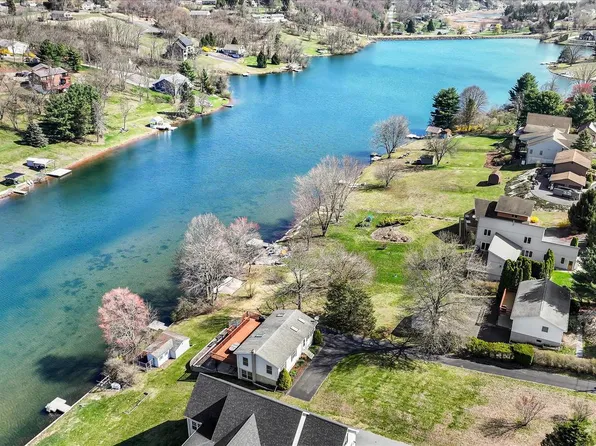 457 Wynonah Dr, Auburn, PA 17922