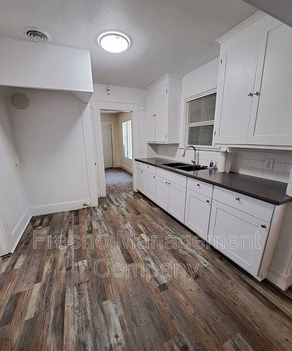 1st image of 958 N Farris Ave