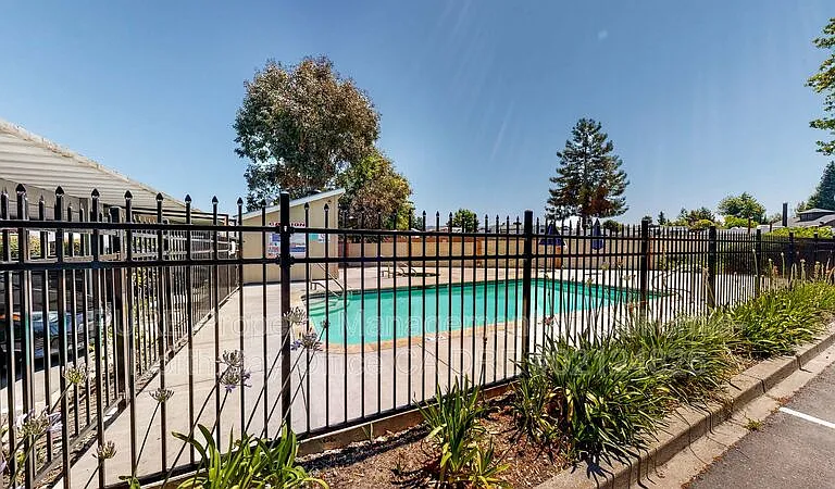1450 E Cotati Ave #20 — Photo 5