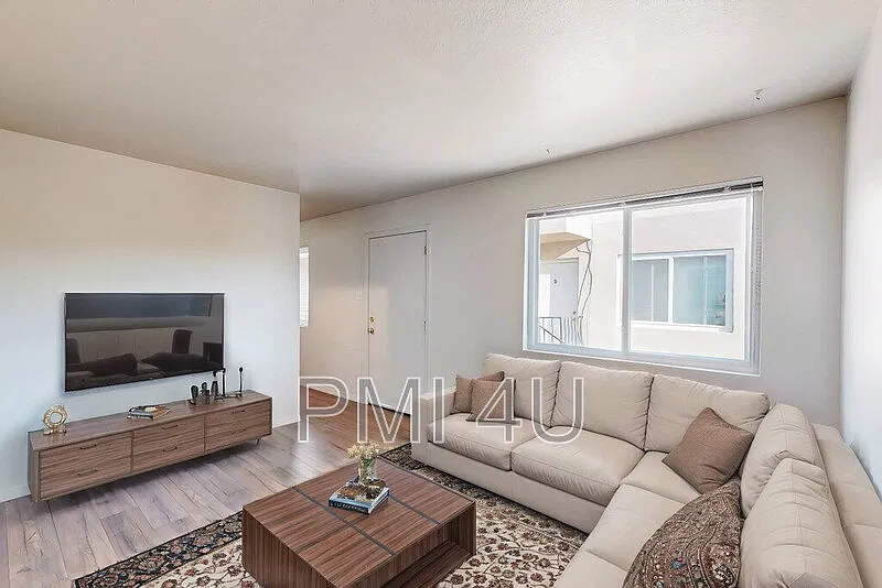 2 bed, 1.0 bath, 675 sqft, $800 — Photo 2