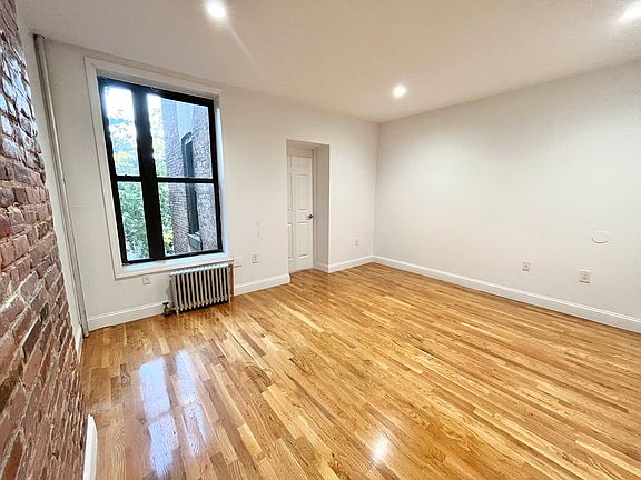 3rd image of 51 Quincy St APT 1B