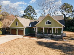 113 Meadowglades Ln, Cary, NC 27518