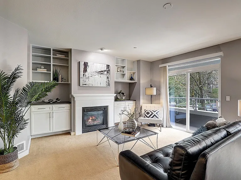 925 110th Ave NE #208 — Photo 2