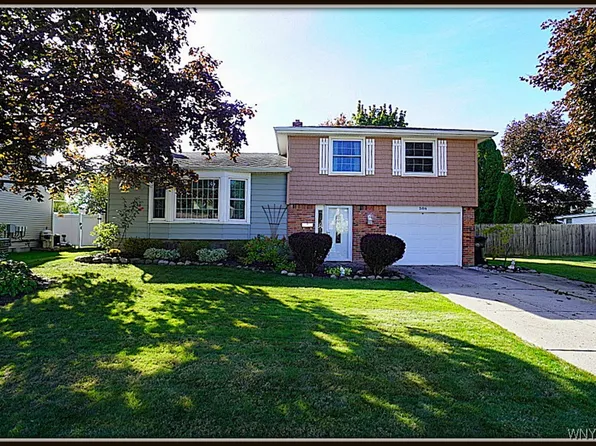 586 Meadowbrook Dr, North Tonawanda, NY 14120