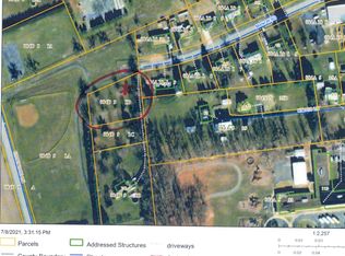 Manor Rd, Stuarts Draft, VA 24477