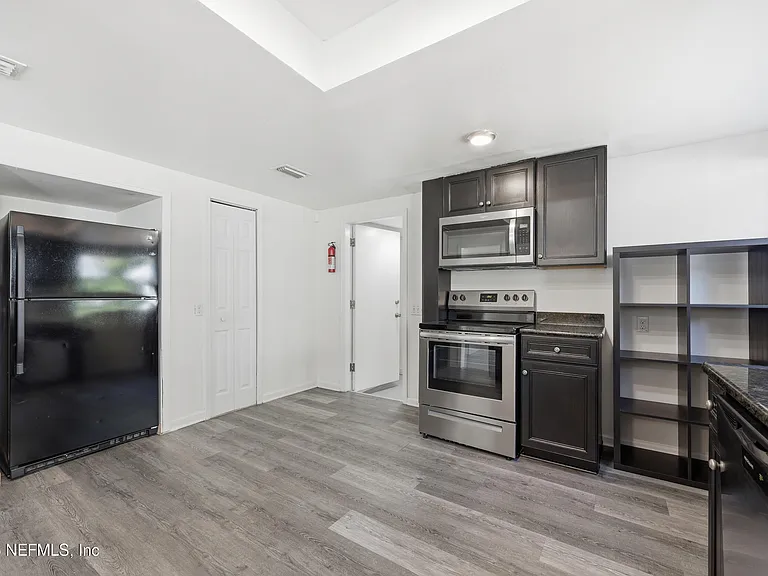 2755 Green St — Photo 17