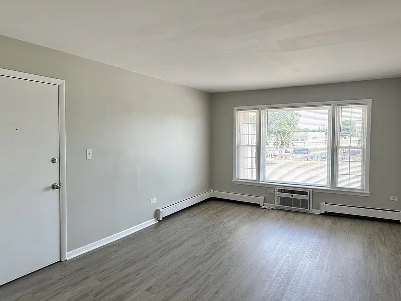 2 bed, 1.0 bath, 950 sqft, $1,575 — Photo 3