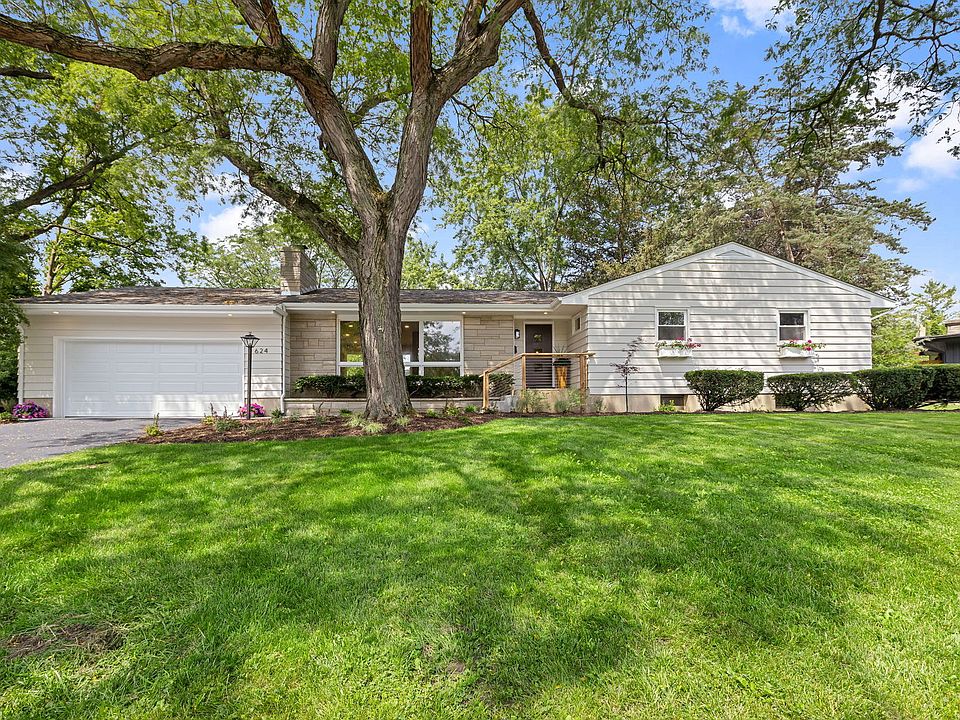 1st image of 624 Willow Ln