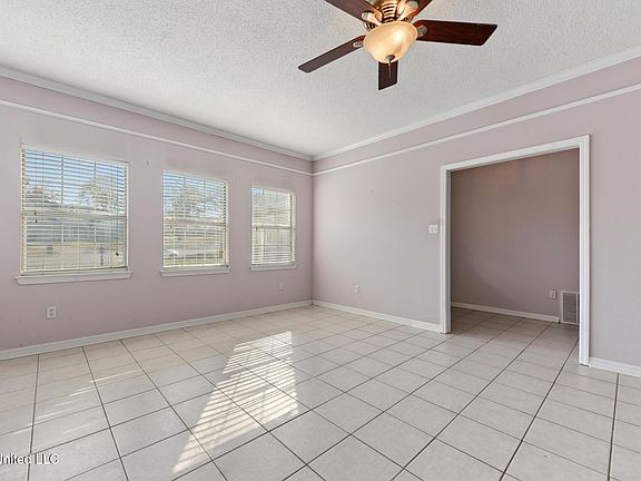 5th image of 12463 Somerset Ct