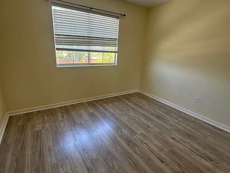 2104 Lynwood Way — Photo 21