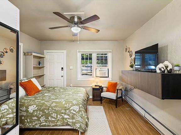 3rd image of 835 Bridge St #1