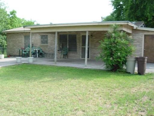3rd image of 834 ZACHRY DR