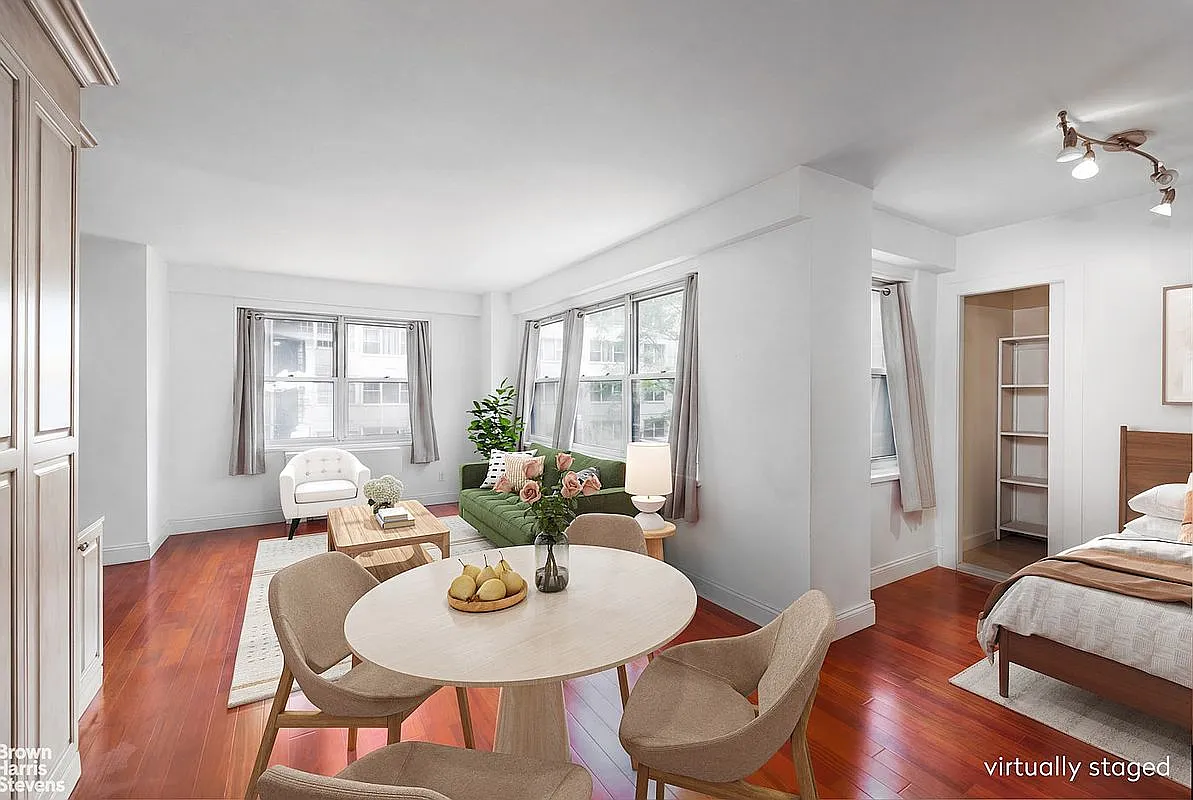 166 E 35th St APT 4A photo 1
