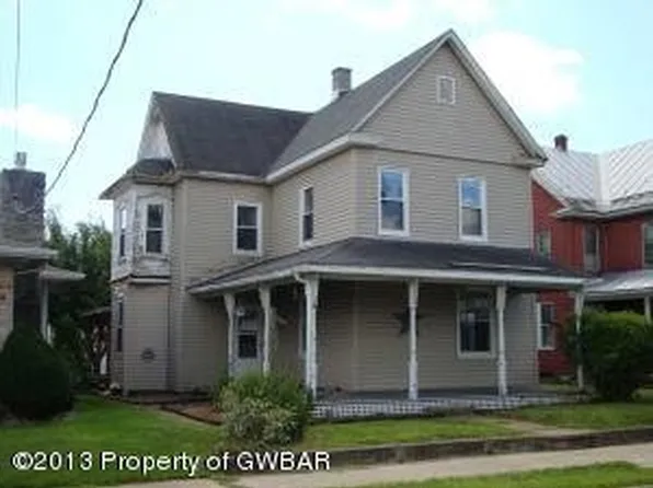 622 E 4th St, Nescopeck, PA 18635