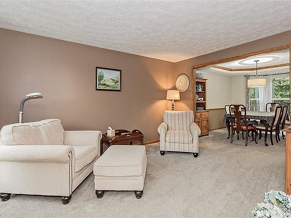 3rd image of 200 Baptist Cir
