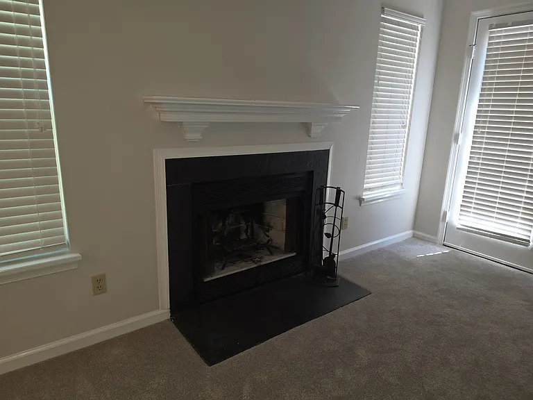 727 Shelby Dr — Photo 4