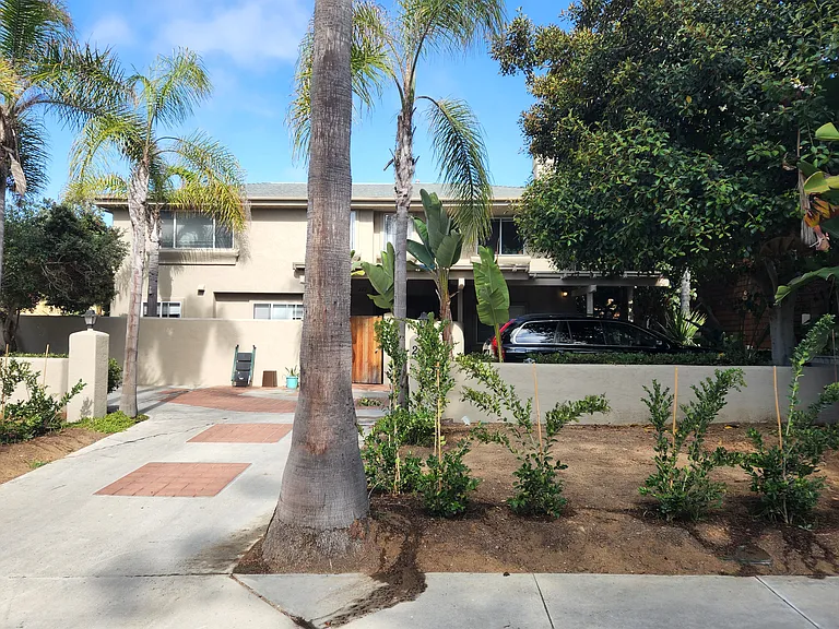 222 S Helix Ave #5 — Photo 1