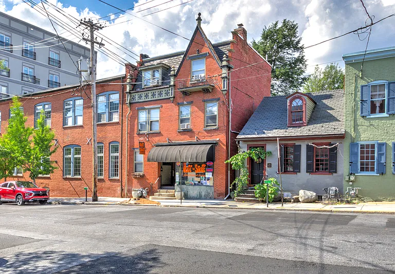 121 E Chestnut St #121B — Photo 21