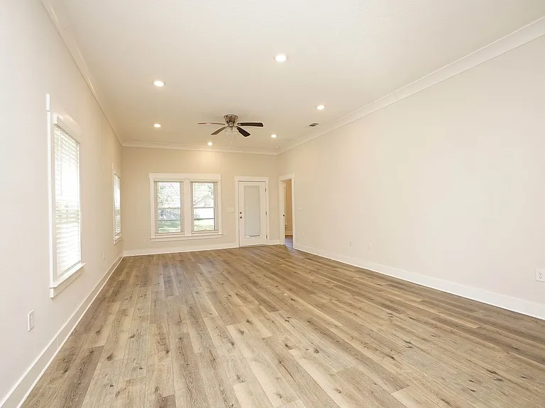 1568 Pine St — Photo 15