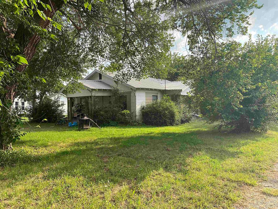 2nd image of 109 S 8th St