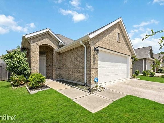 3rd image of 12338R Summerbrook Dr