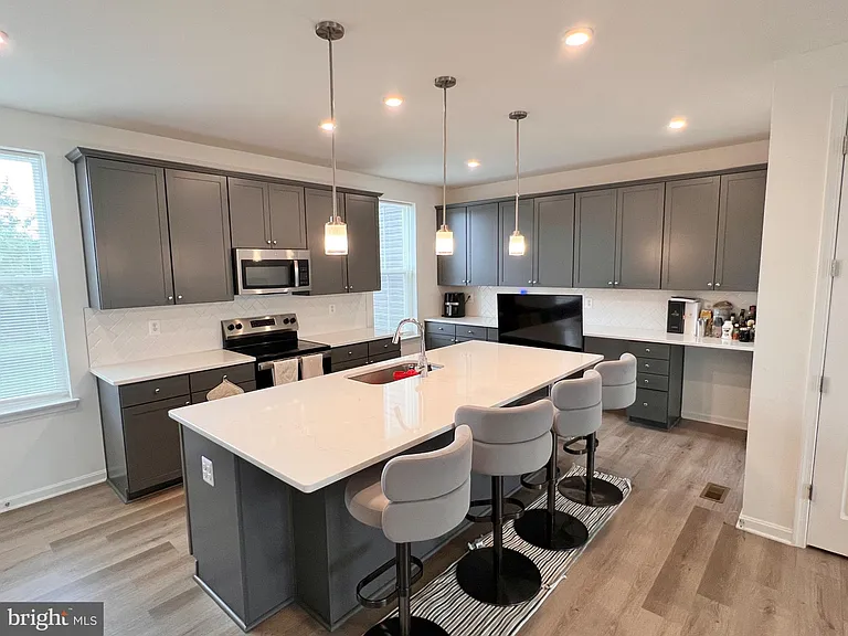 357 Andrew Ct — Photo 14
