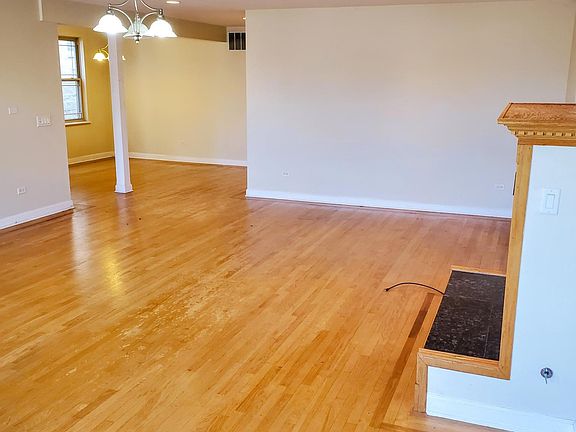 4th image of 6142 S University Ave Unit 2