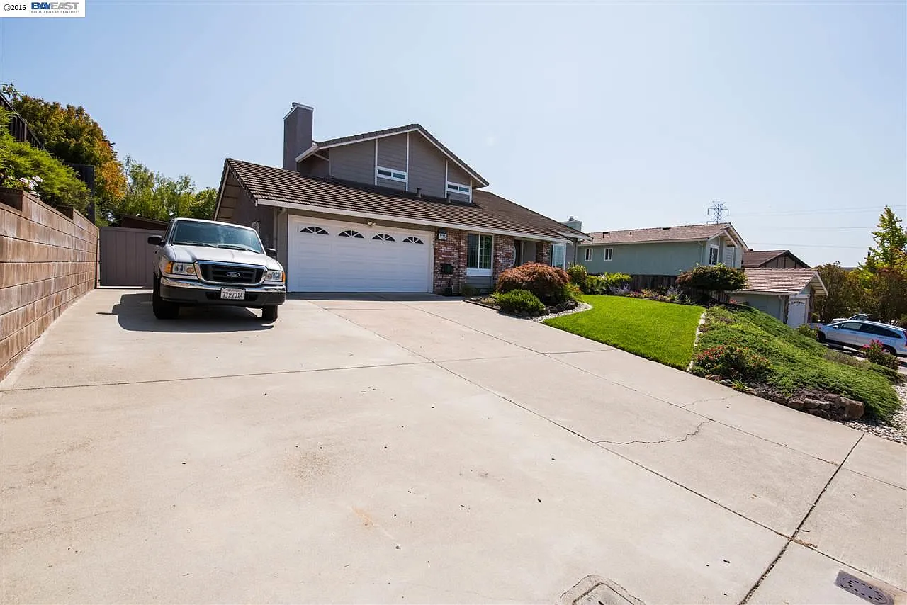 5463 Tinder Ct photo 1