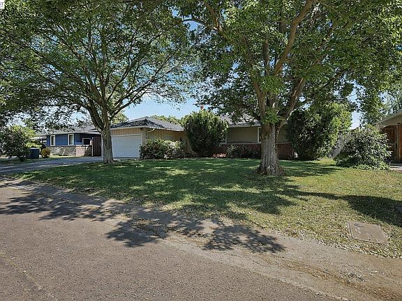 3rd image of 1816 Eastern Ave