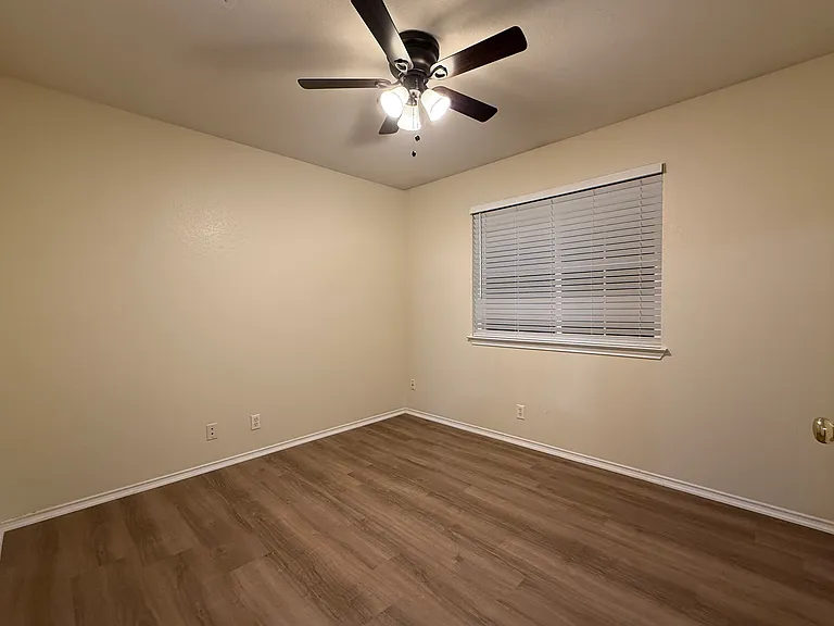 311 McCarthur Dr — Photo 16