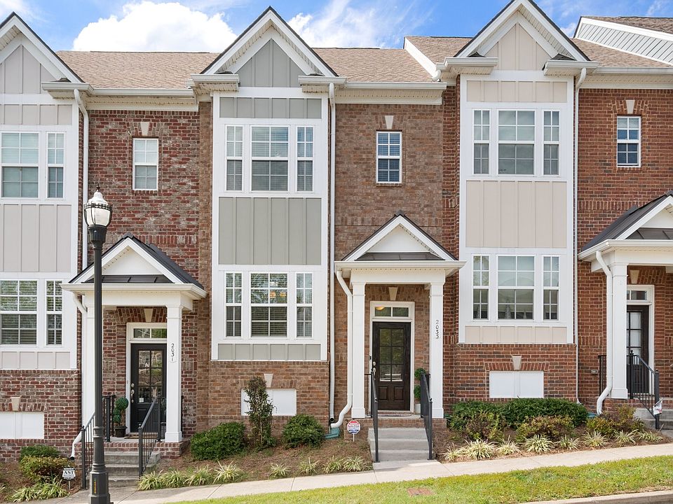1st image of 2033 Oak Trail Dr