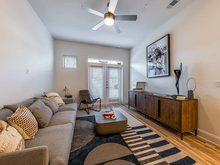 6811 Old Bee Caves Rd — Photo 21