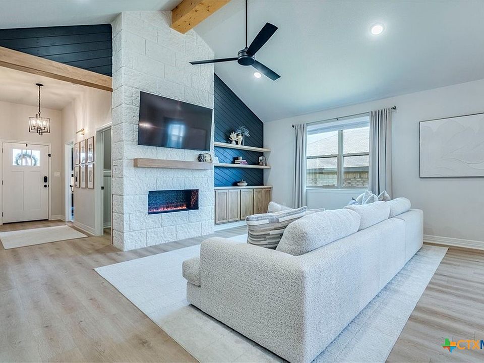 1st image of 219 Wind Ridge Dr