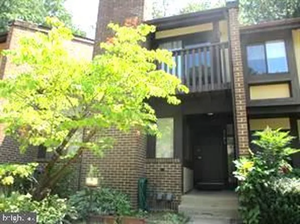 2173 Glencourse Ln, Reston, VA 20191