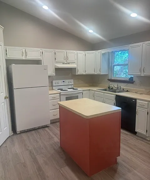 2061 Flintwood Ct — Photo 2
