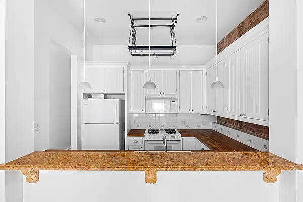 Rented by Douglas Elliman | media 16