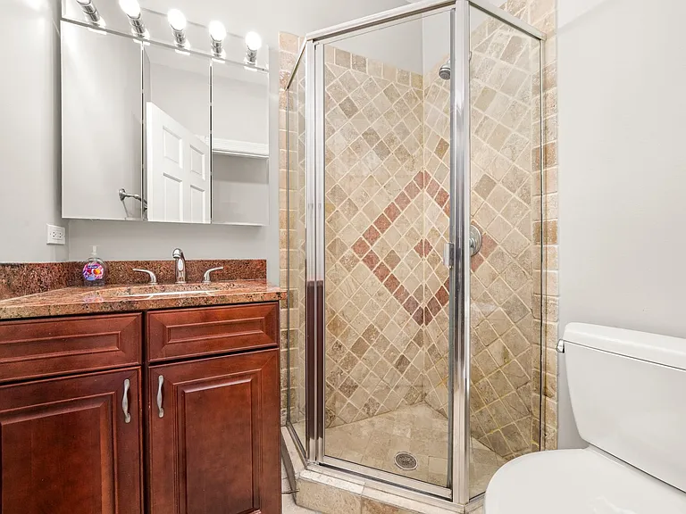 2430 W Iowa St #1 — Photo 11