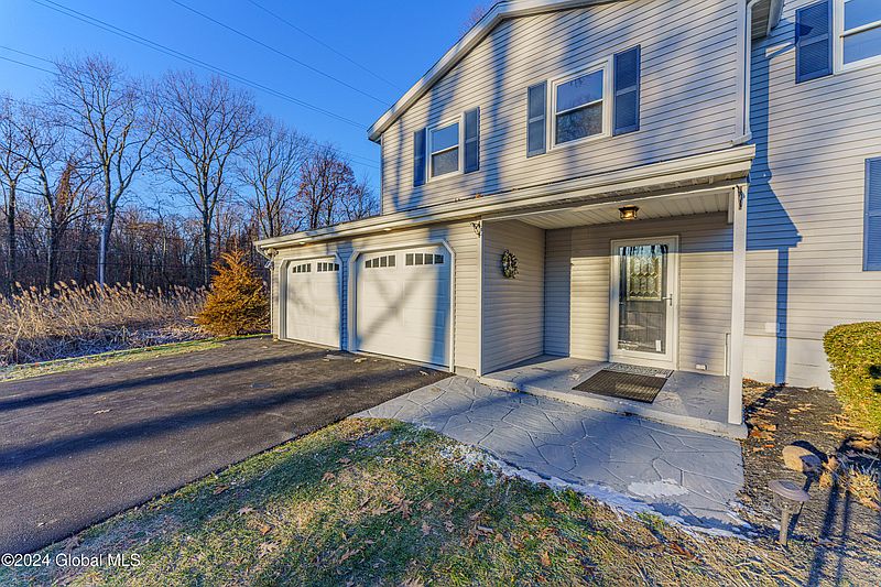 3rd image of 27 Westchester Drive
