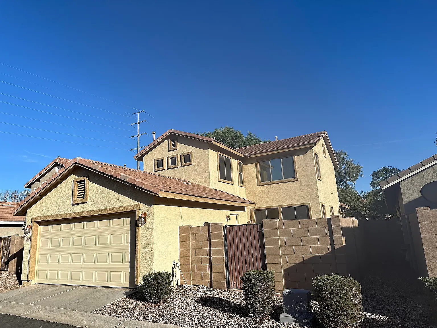 3698 E Yeager Dr — Photo 2