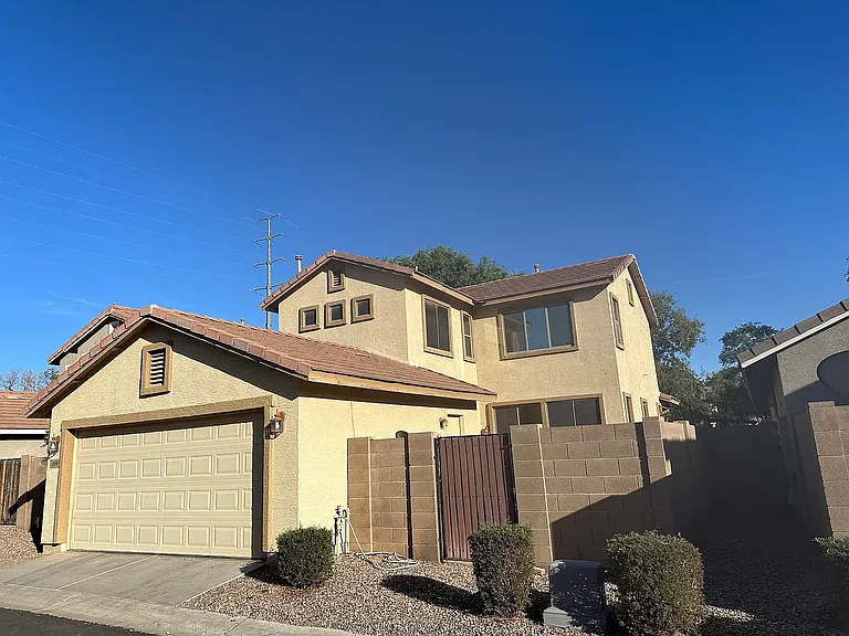 3698 E Yeager Dr — Photo 2