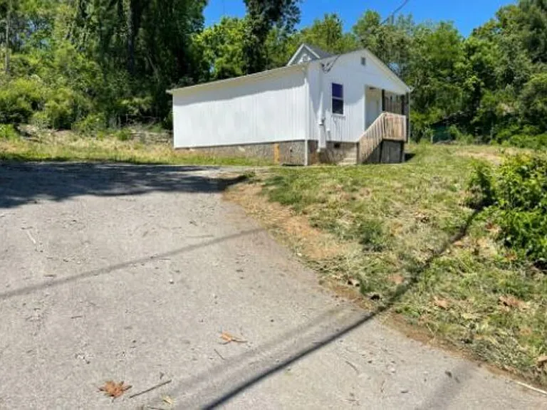 1609 Virginia Ave — Photo 14