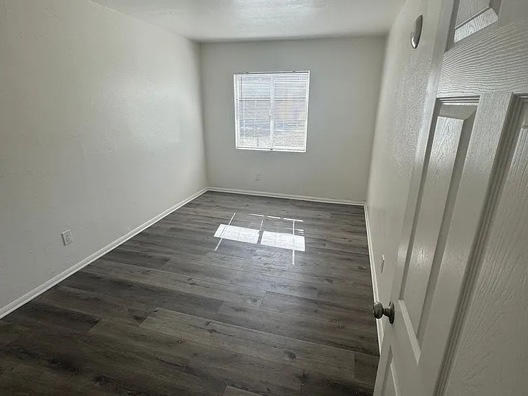 2160 5th Ln — Photo 11