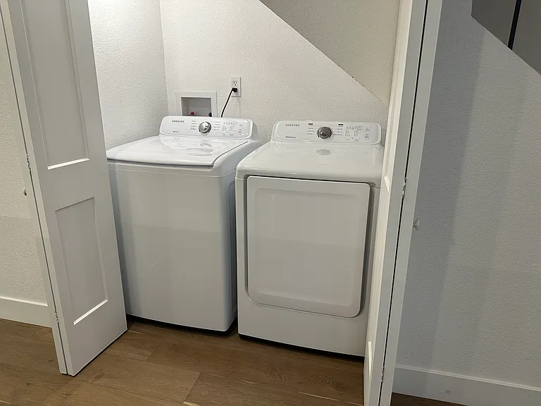 Washer dryer on main floor