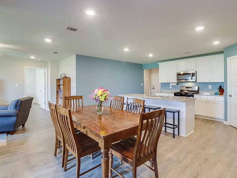 1033 Enclave Cir — Photo 14