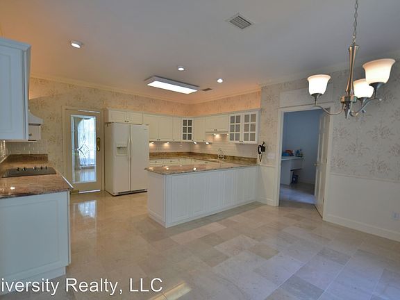 2nd image of 2031 NW 5th Ave