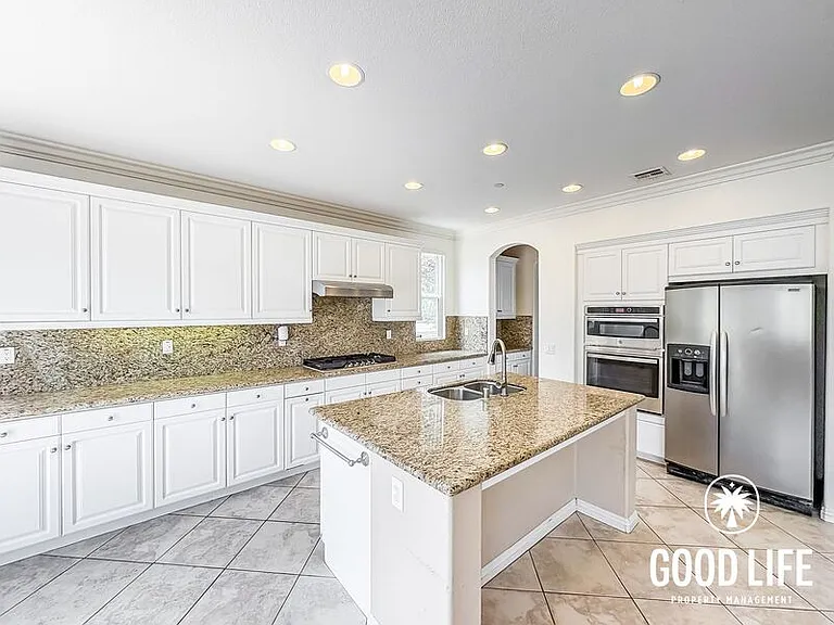 3896 Lake Circle Dr — Photo 2