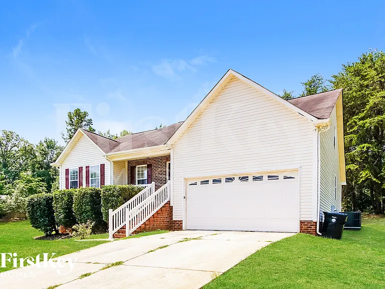 231 Christianna Ct NW — Photo 3