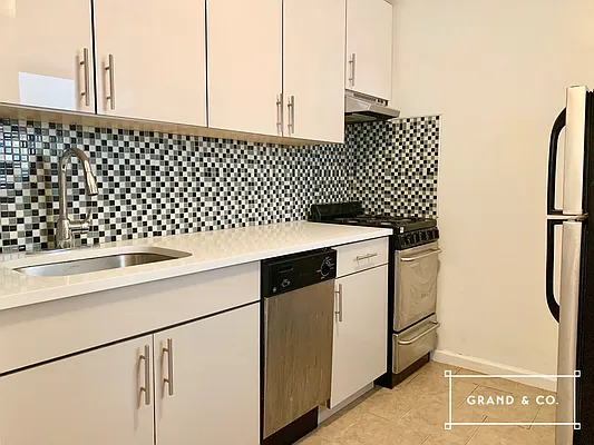 Rented by Grand & Co. | media 9