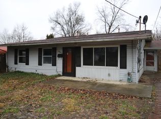 9915 Ponder Ln, Louisville, KY 40272