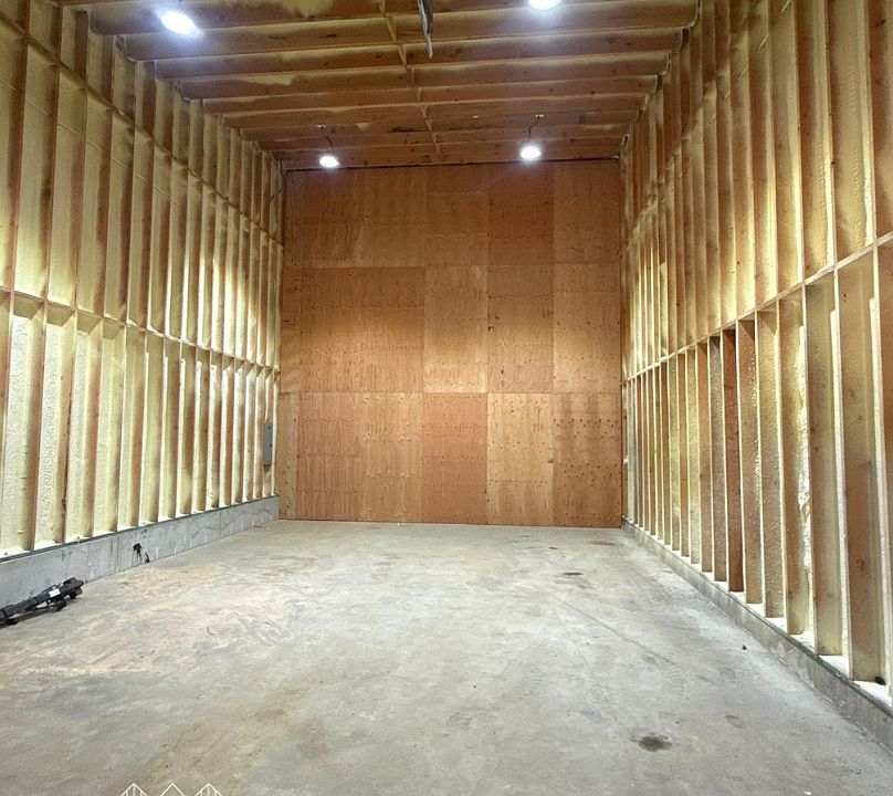 Building Photo 3